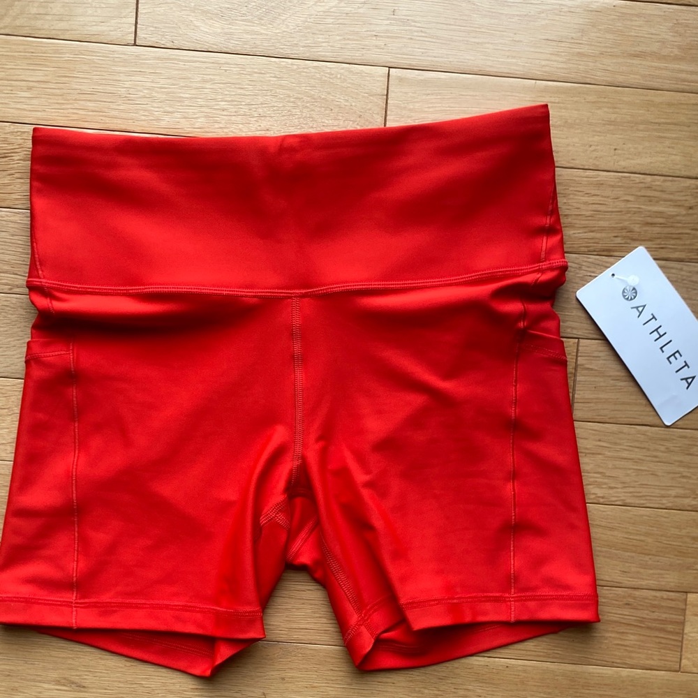 Athleta CARDINAL RED Interval Stash Shorts - NWT - Medium